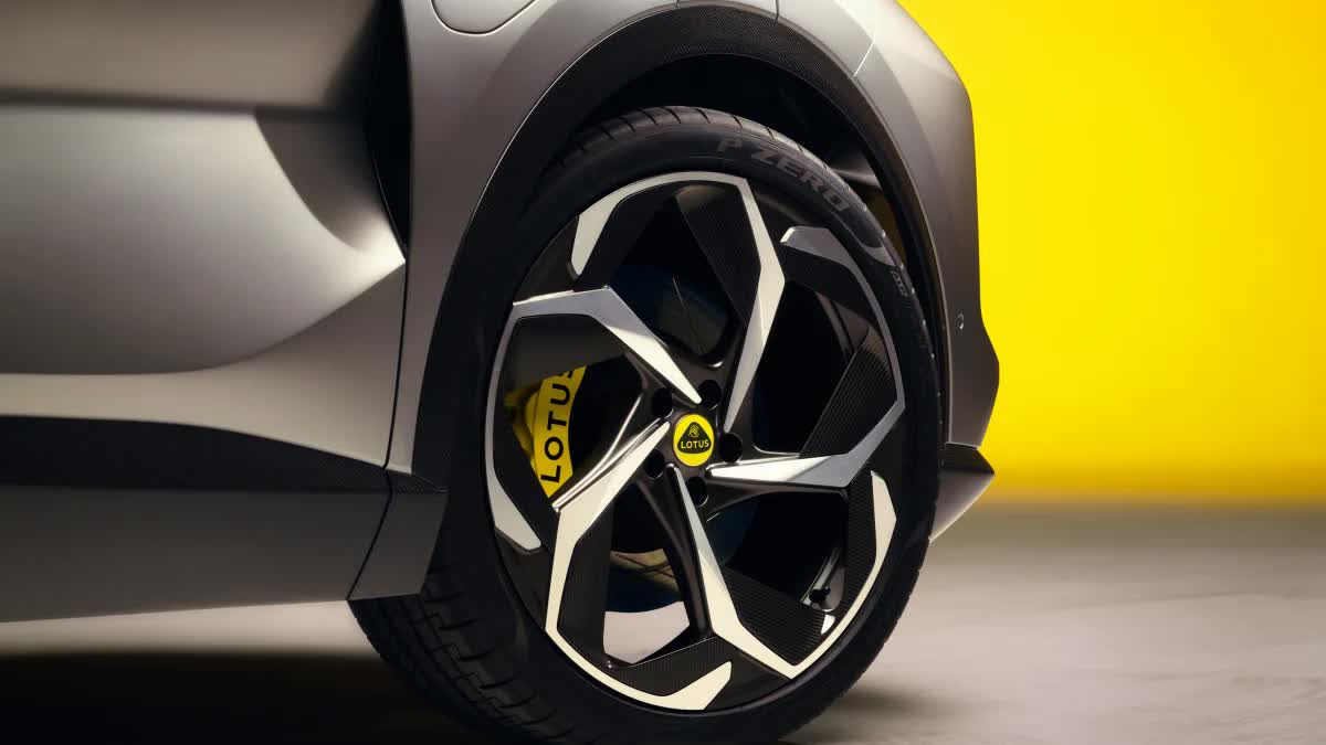 Фотография Lotus Electre (7 слайд)